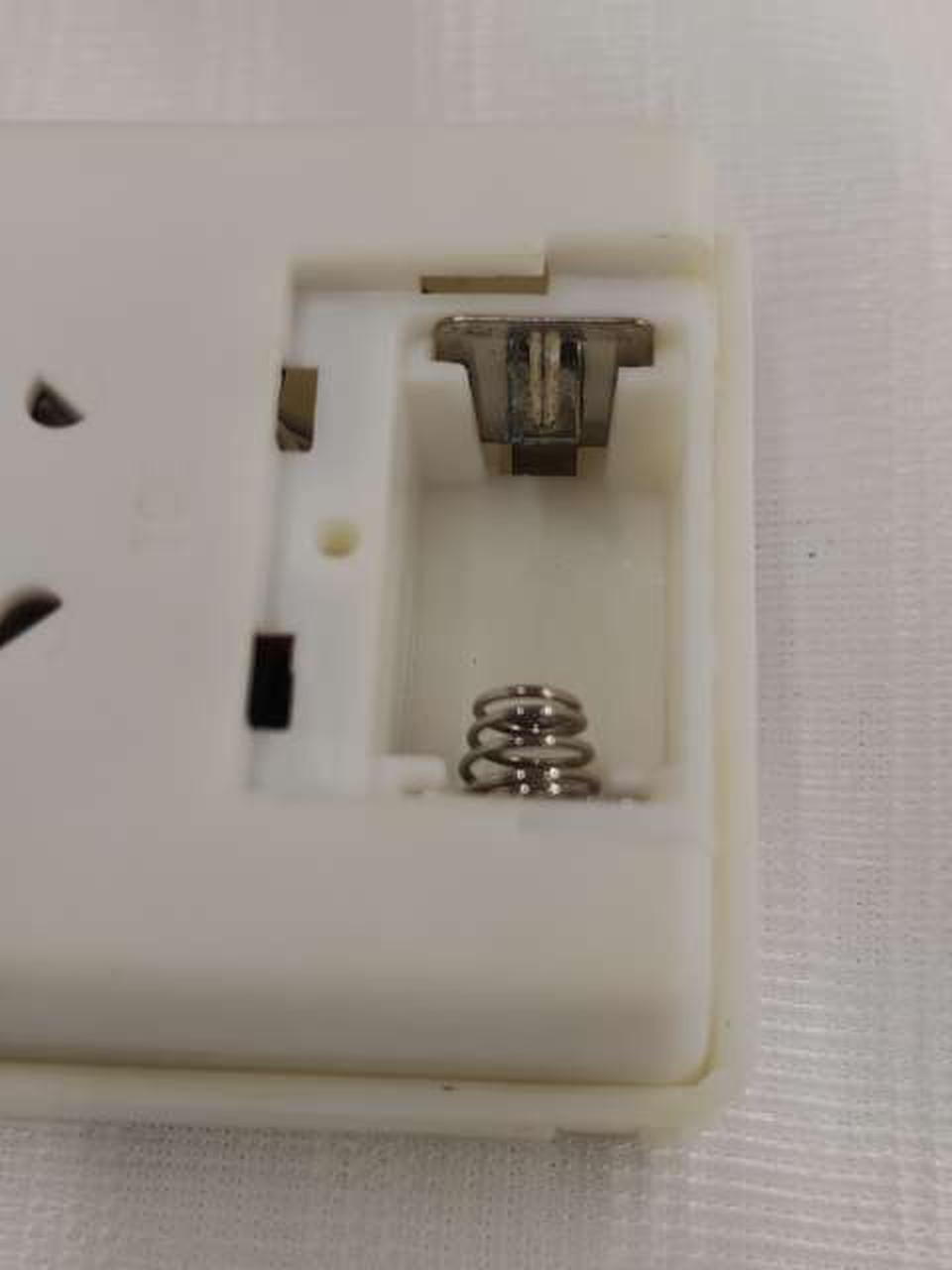 液漏れの跡あり