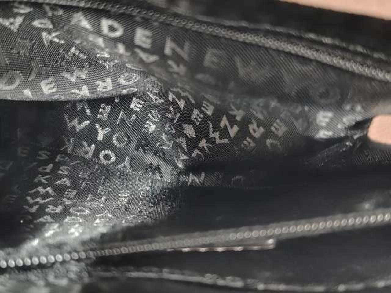 ﾌｧｽﾅｰﾎﾟｹｯﾄ内側
