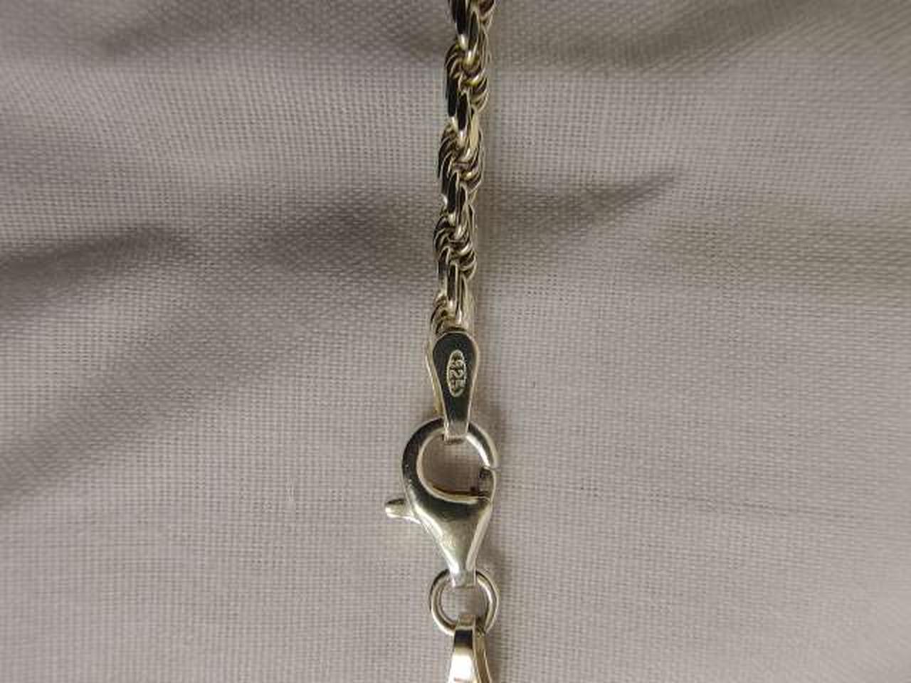 925の刻印有ります