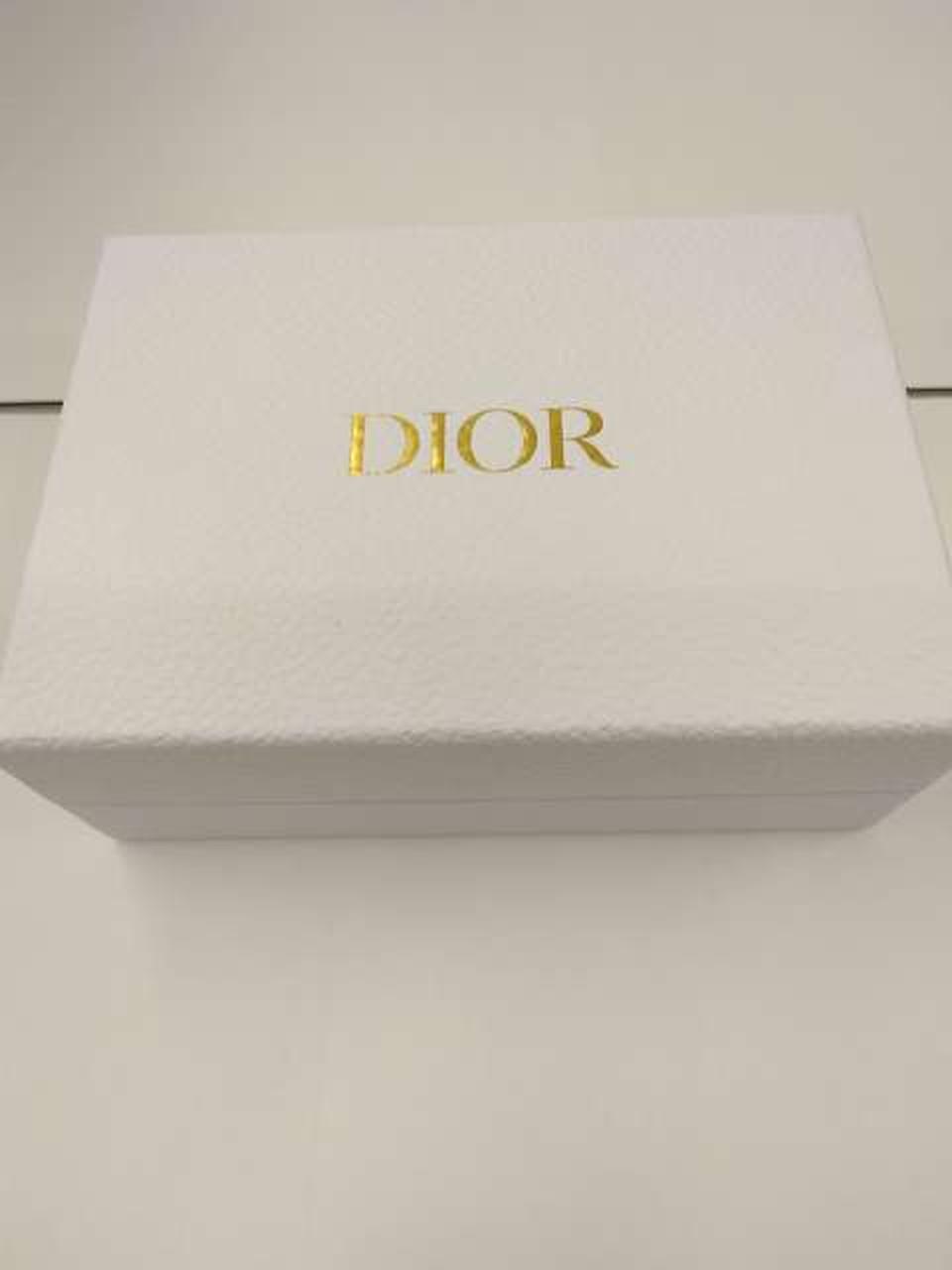 収納箱　横：約19㎝　縦：約13.5㎝