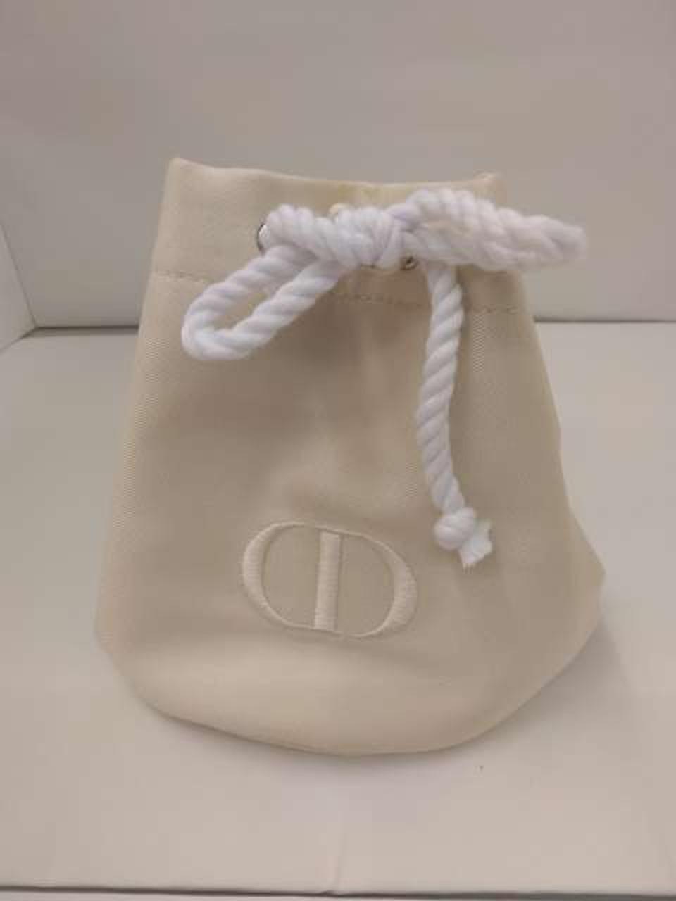 巾着の紐をくくった写真