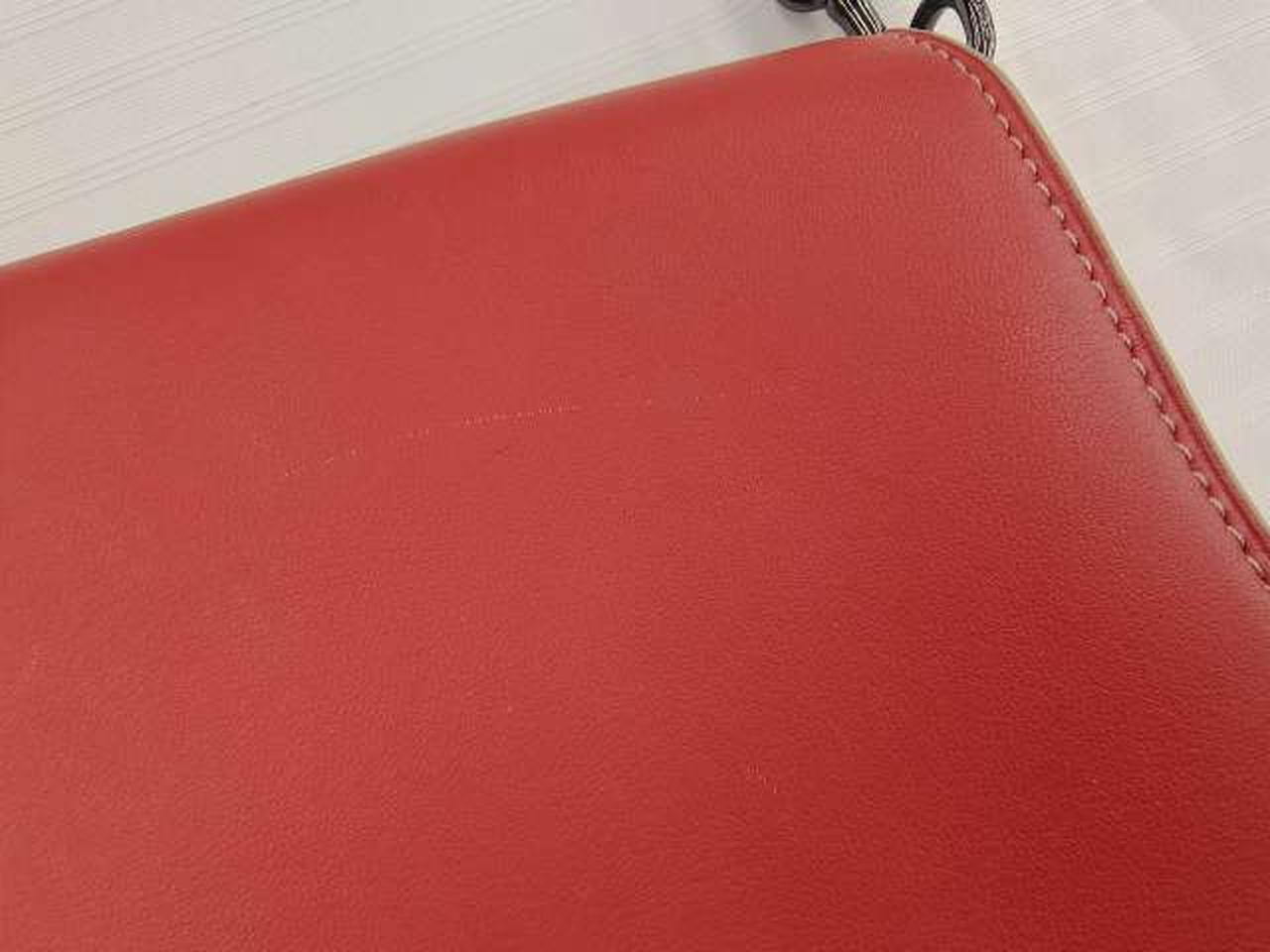 白いキズのようなものあり