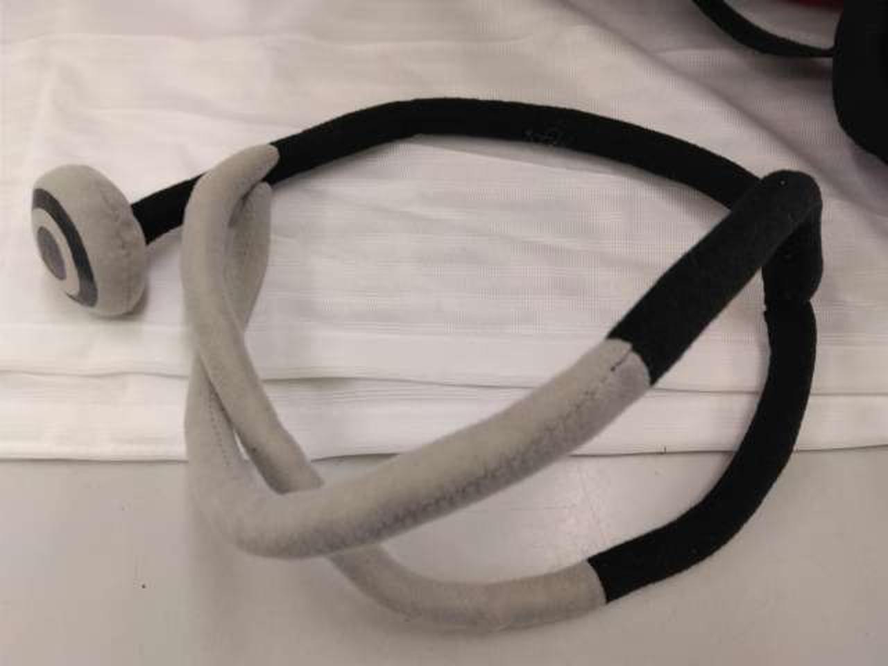 聴診器リュックの中に入ってます。