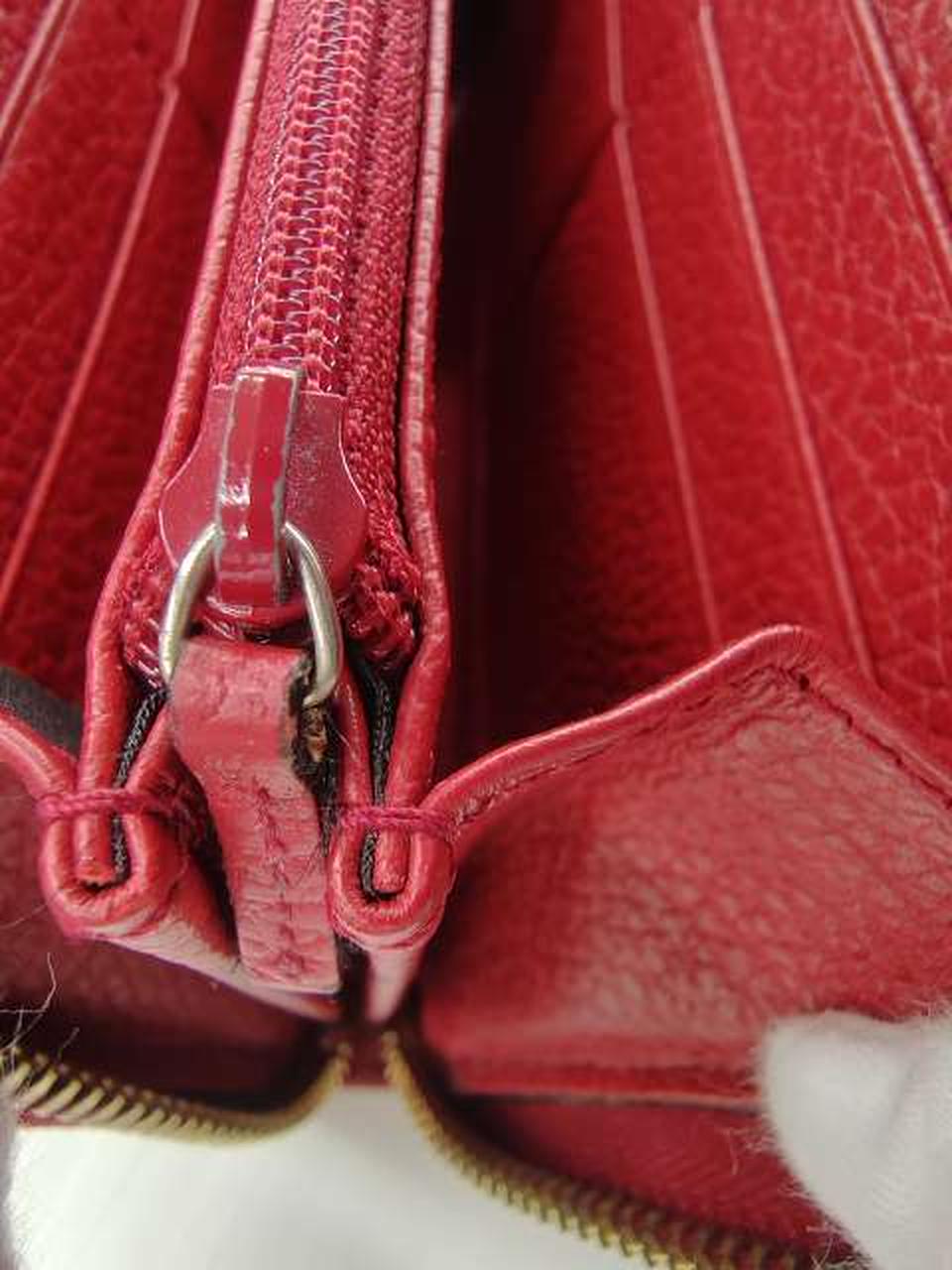 内側ﾌｧｽﾅｰ部分、金具剥がれあり