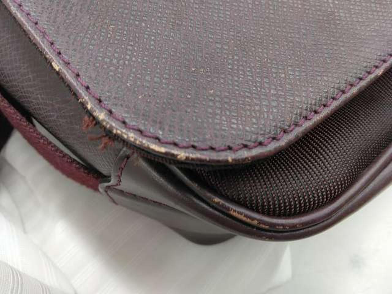 剥がれ、糸のほつれあり