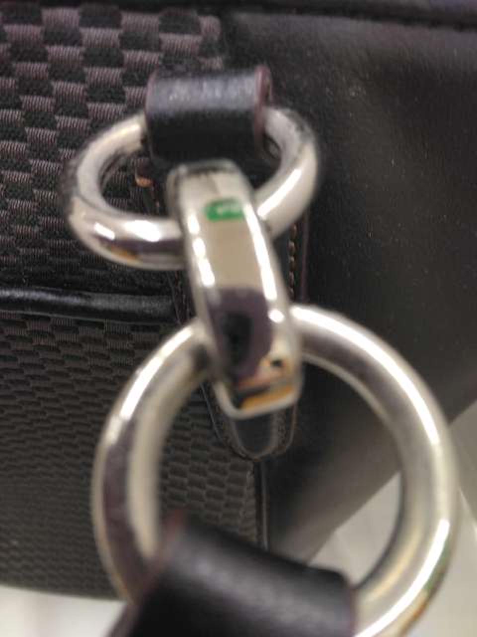 金具部分こすれたような跡あり