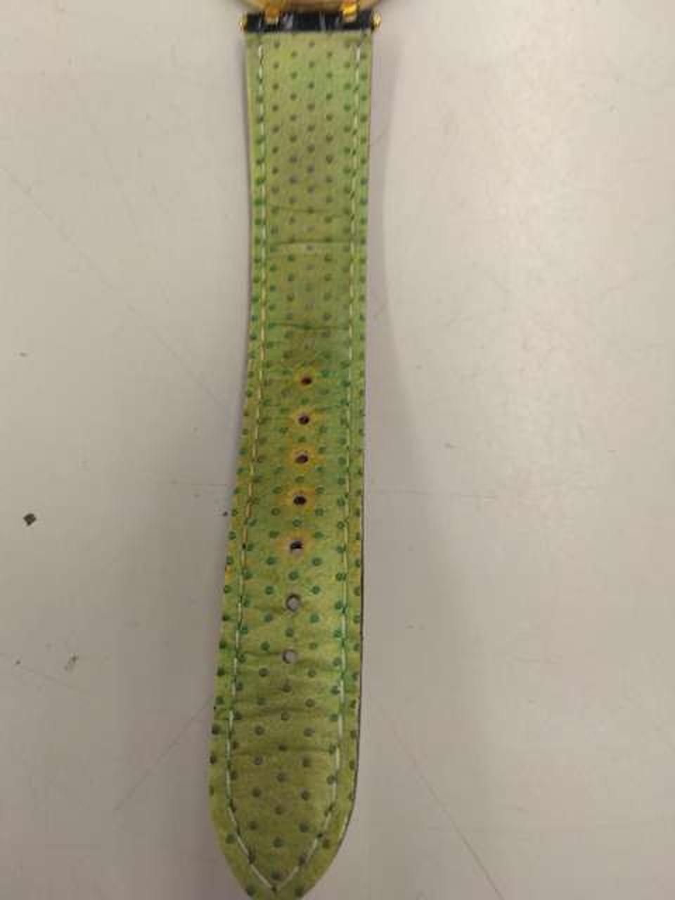 ベルト裏面：変色・剥がれ多数あり