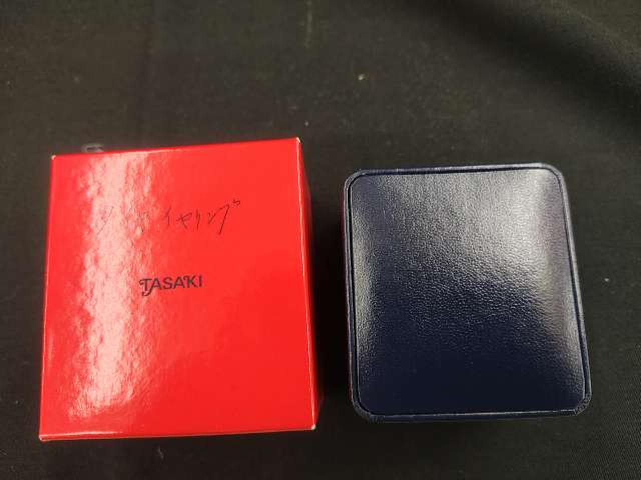 内箱（黒）外箱（赤）です