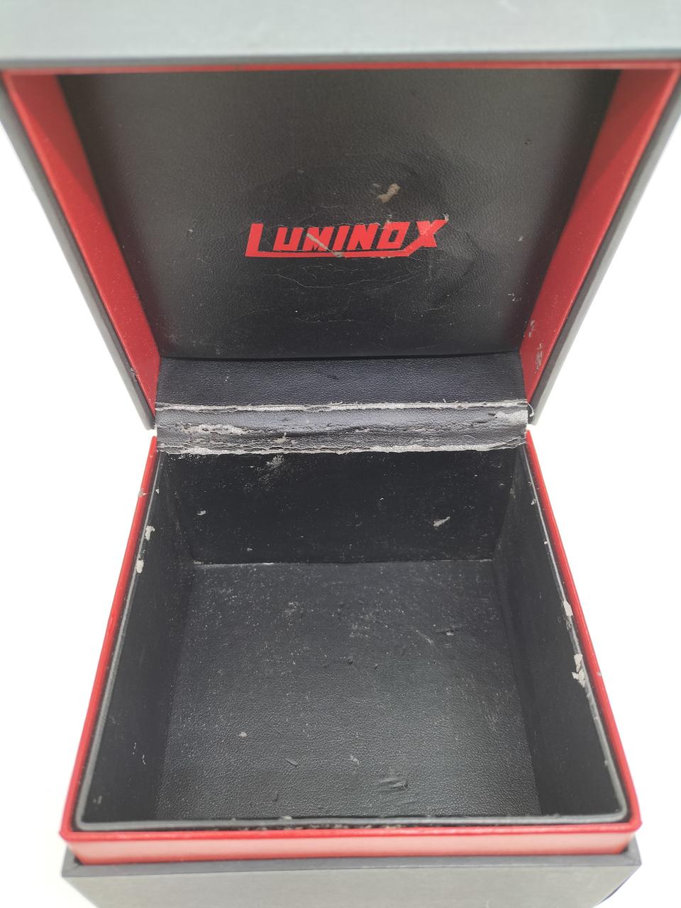 ケースの内側、劣化してます。