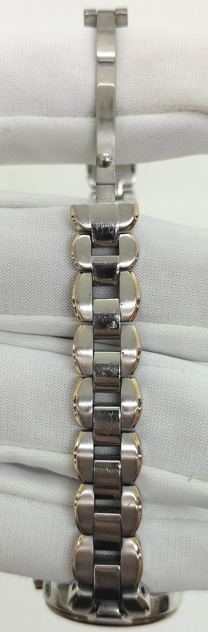 ベルト部分キズあります。