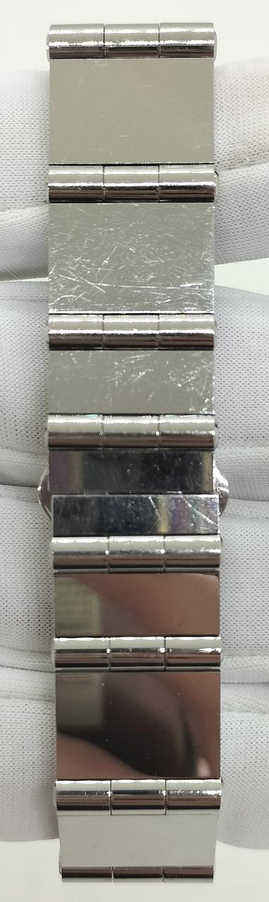 ベルト部分キズあります。