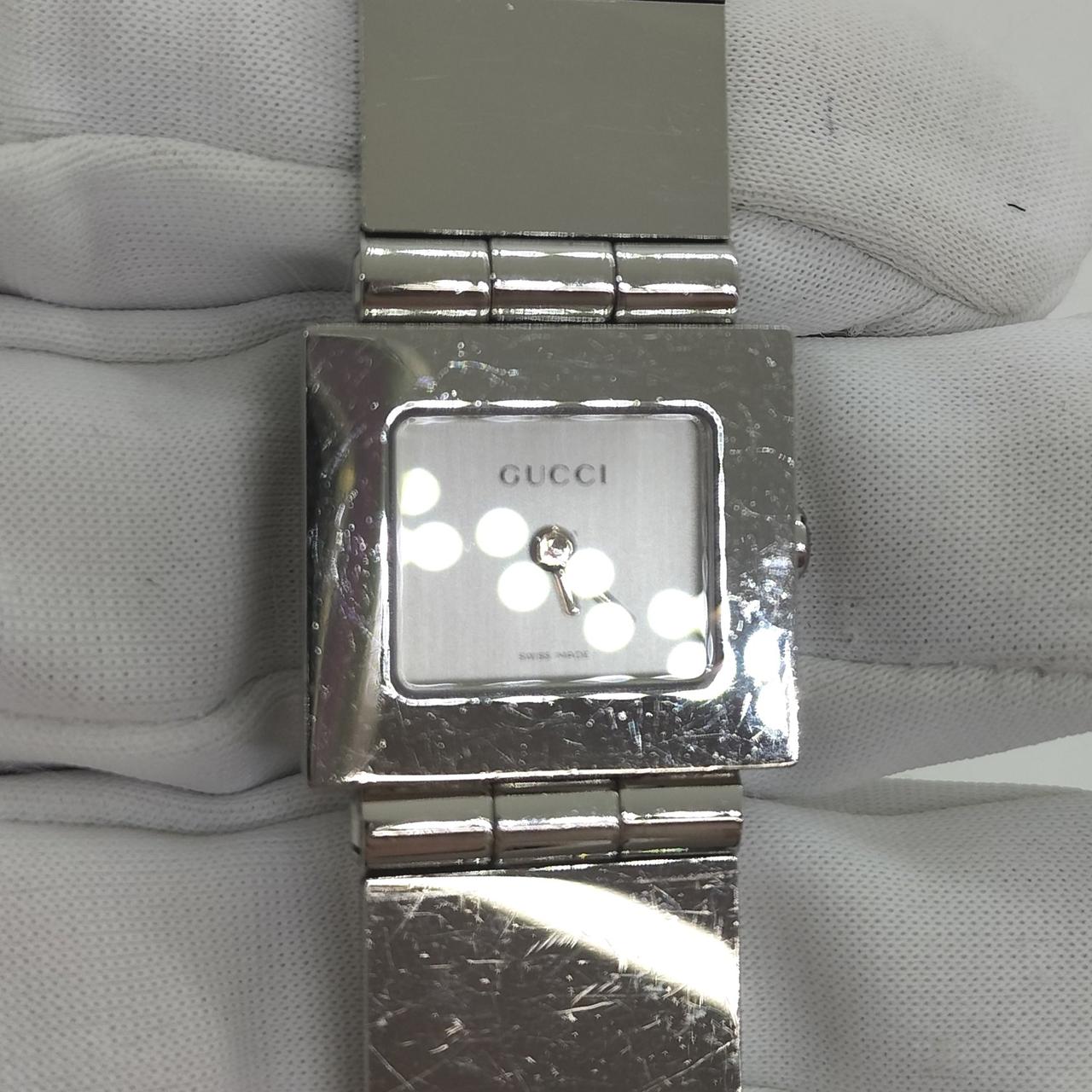 ガラス周りもキズあります。