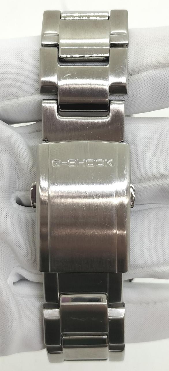 ベルトにキズあります。