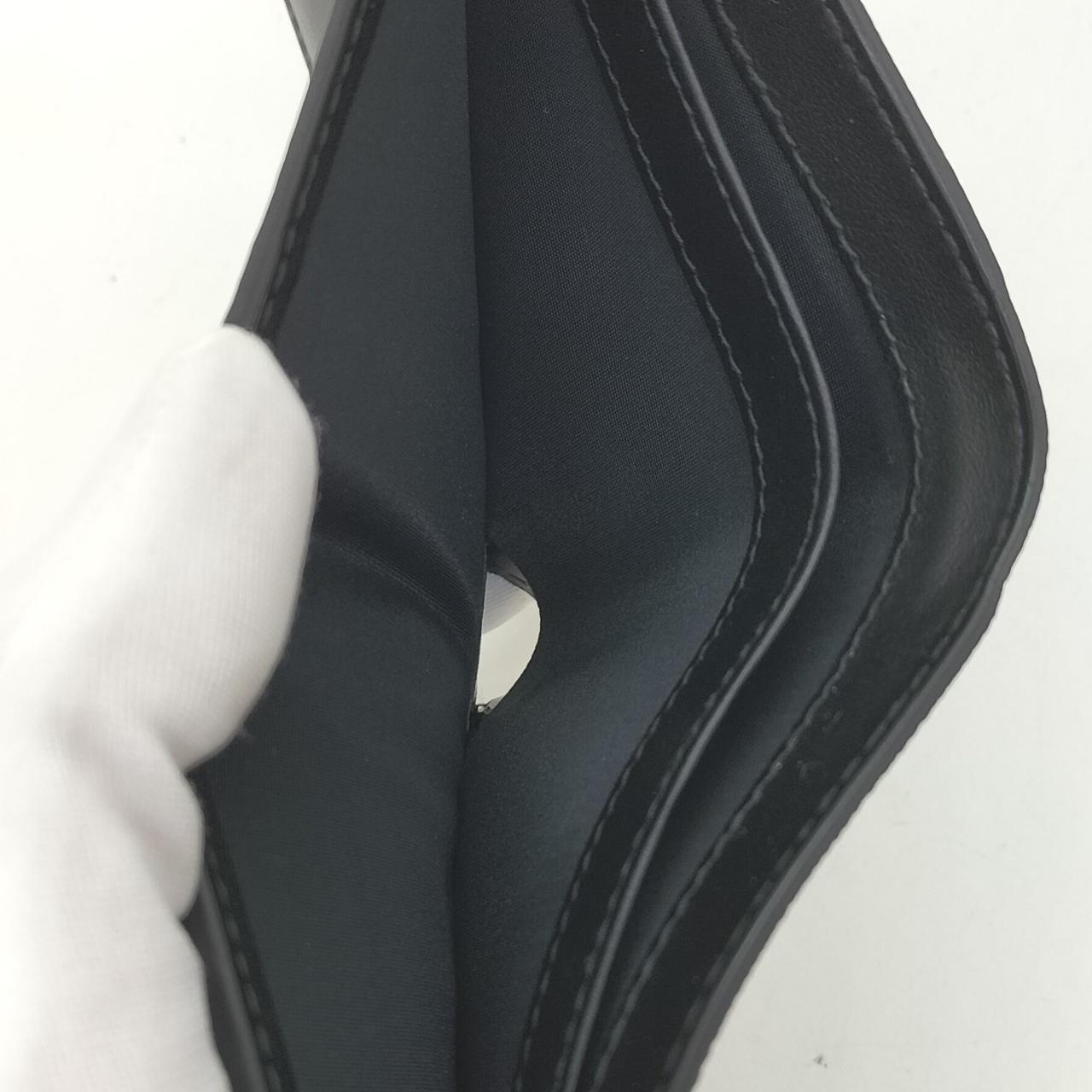 お札入れも綺麗です。