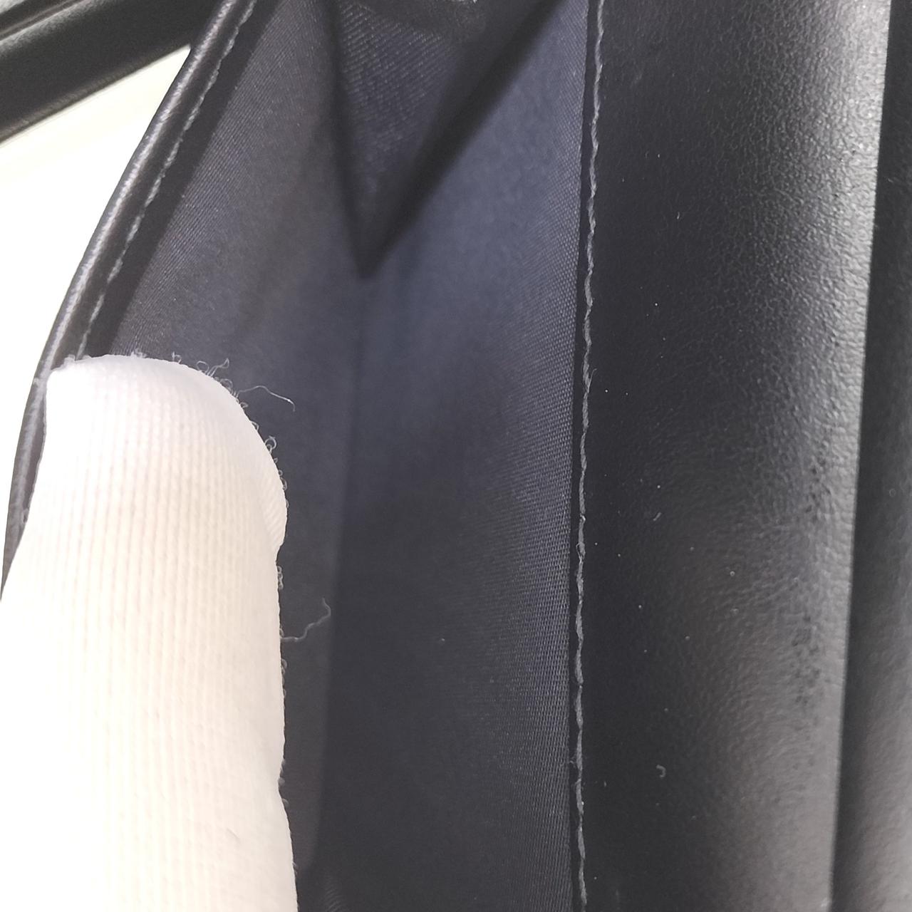 小銭入れも綺麗です。