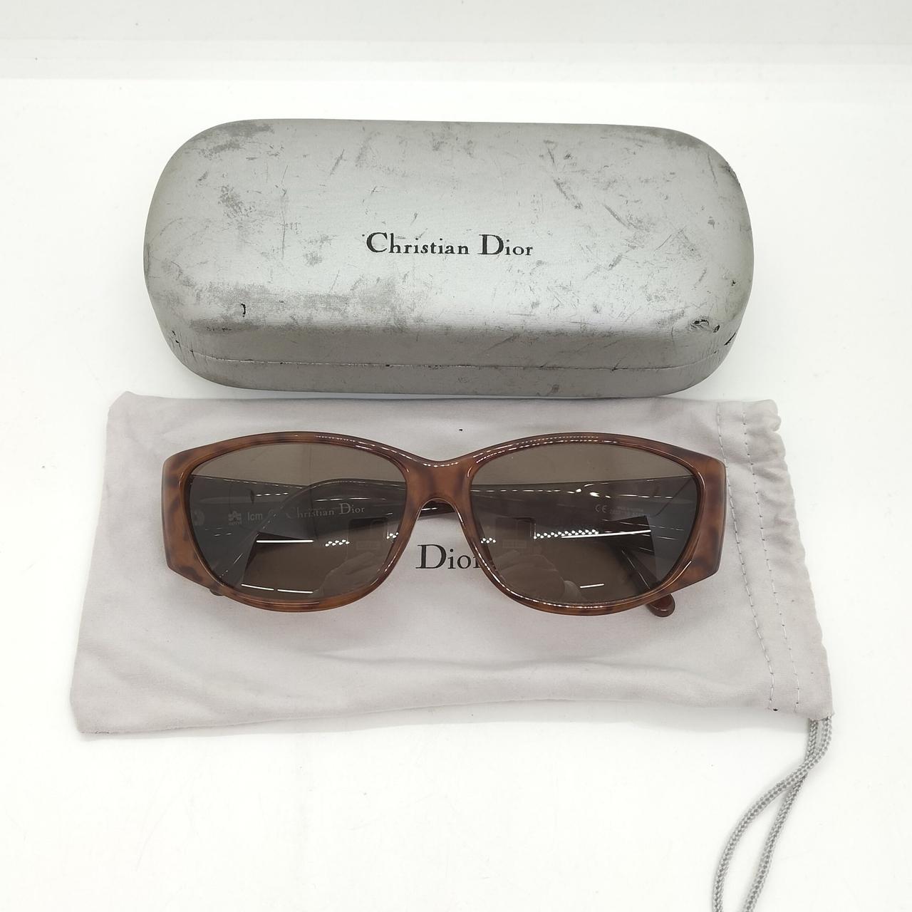 ケース付いてますが傷多いです。