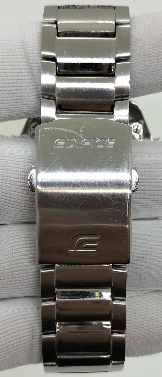 ベルト部分キズあります。