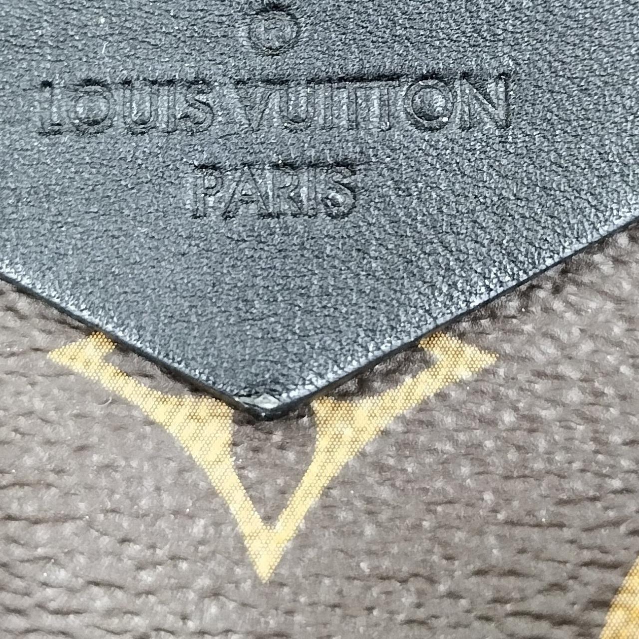 ロゴにハガレあります。