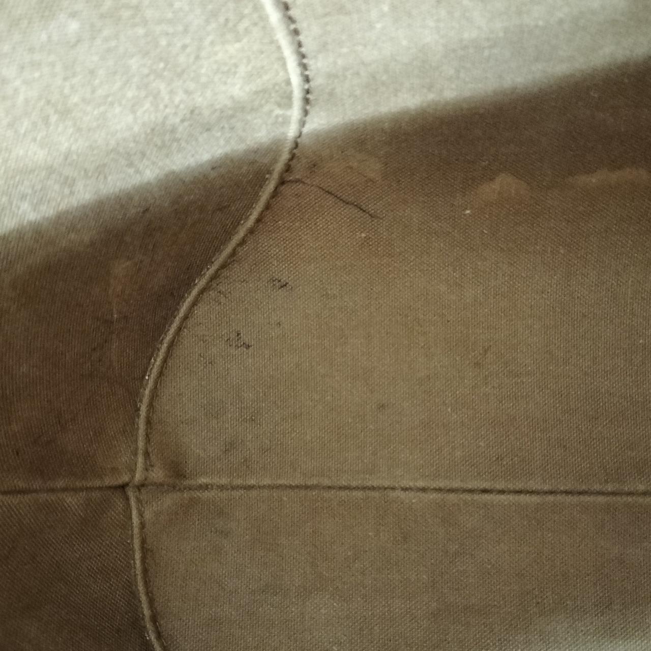 内側に汚れあります。