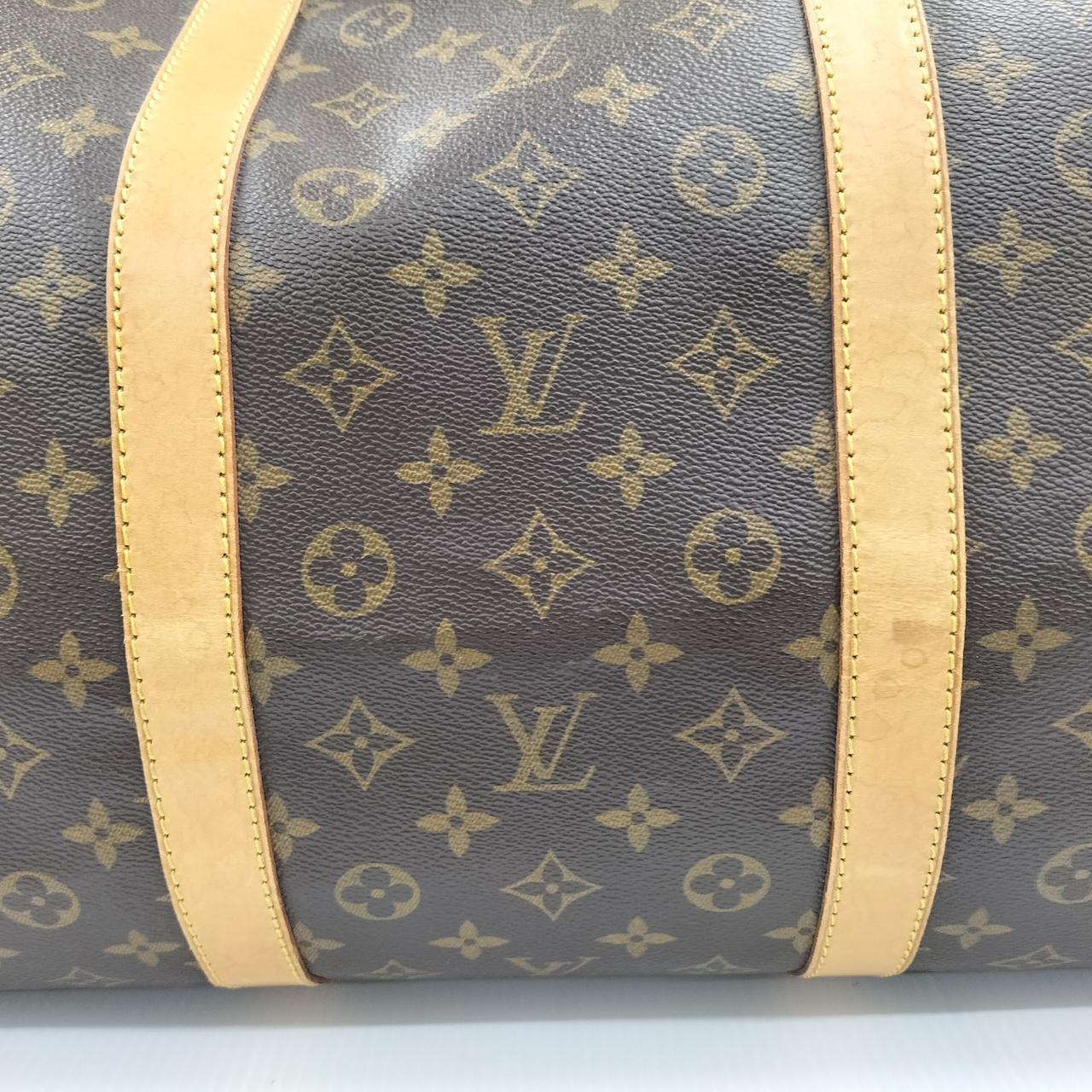 滑革にシミあります。