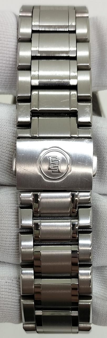 ベルト部分、使用に伴うキズあります。