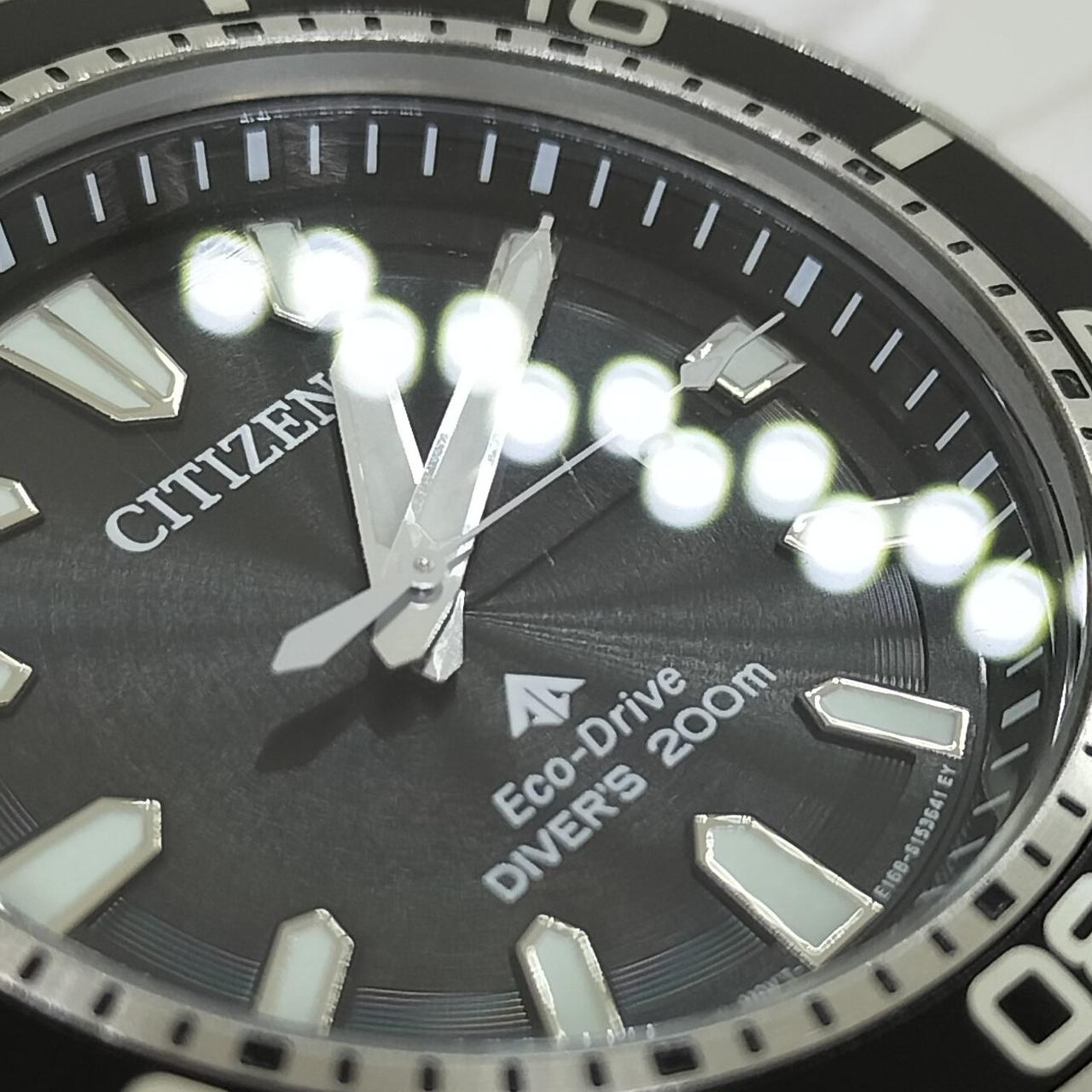 ガラス部分、1箇所傷あります。