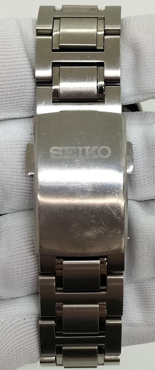 ベルト部分、傷あります。