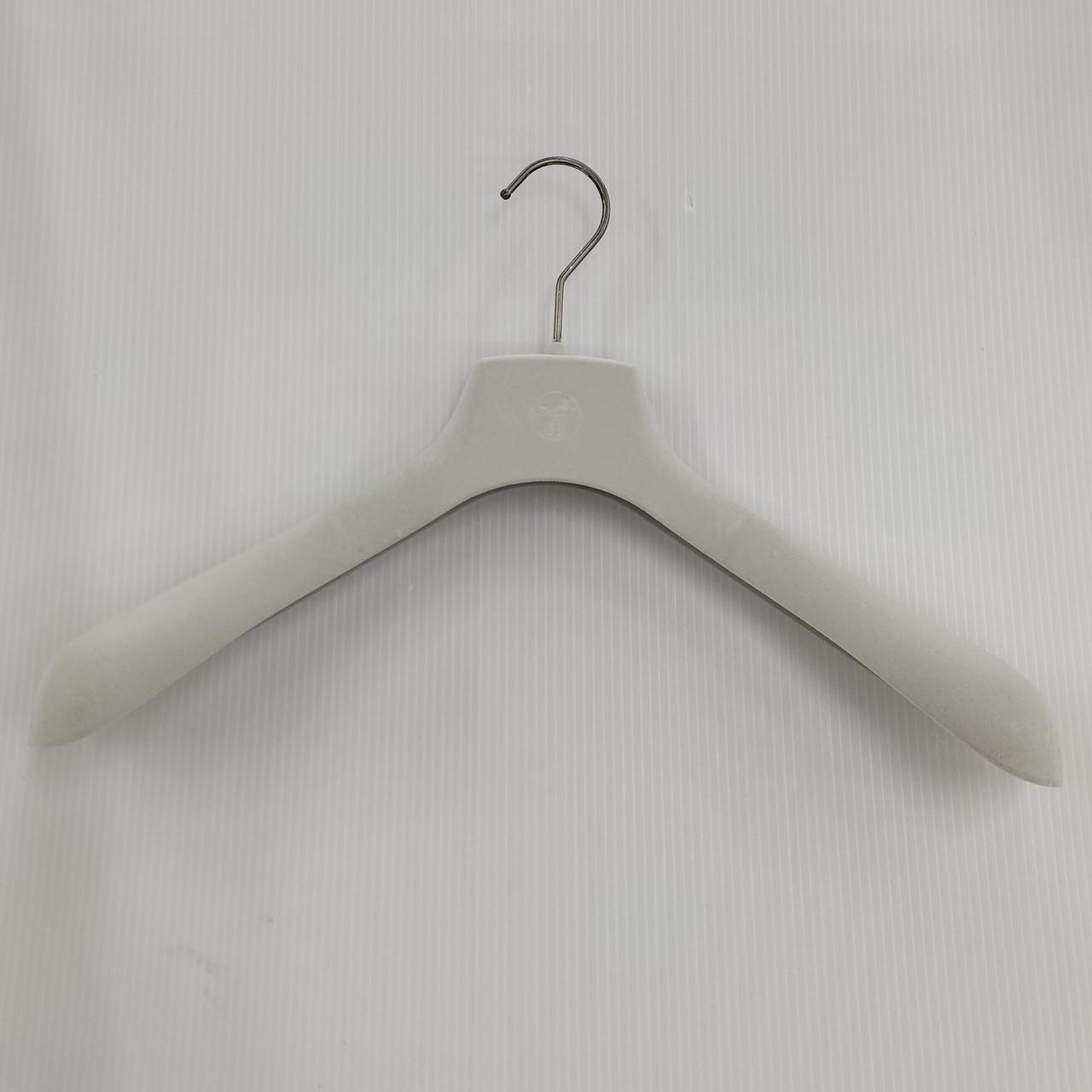HERMESのハンガー付きです。