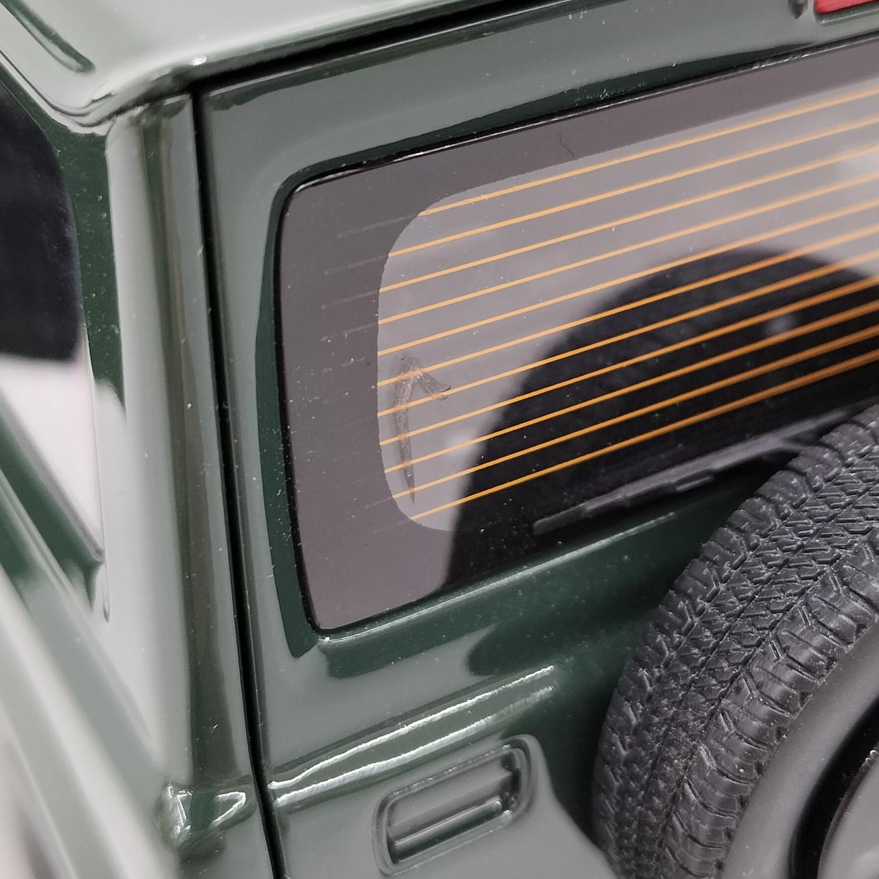 リアガラスに傷あります。