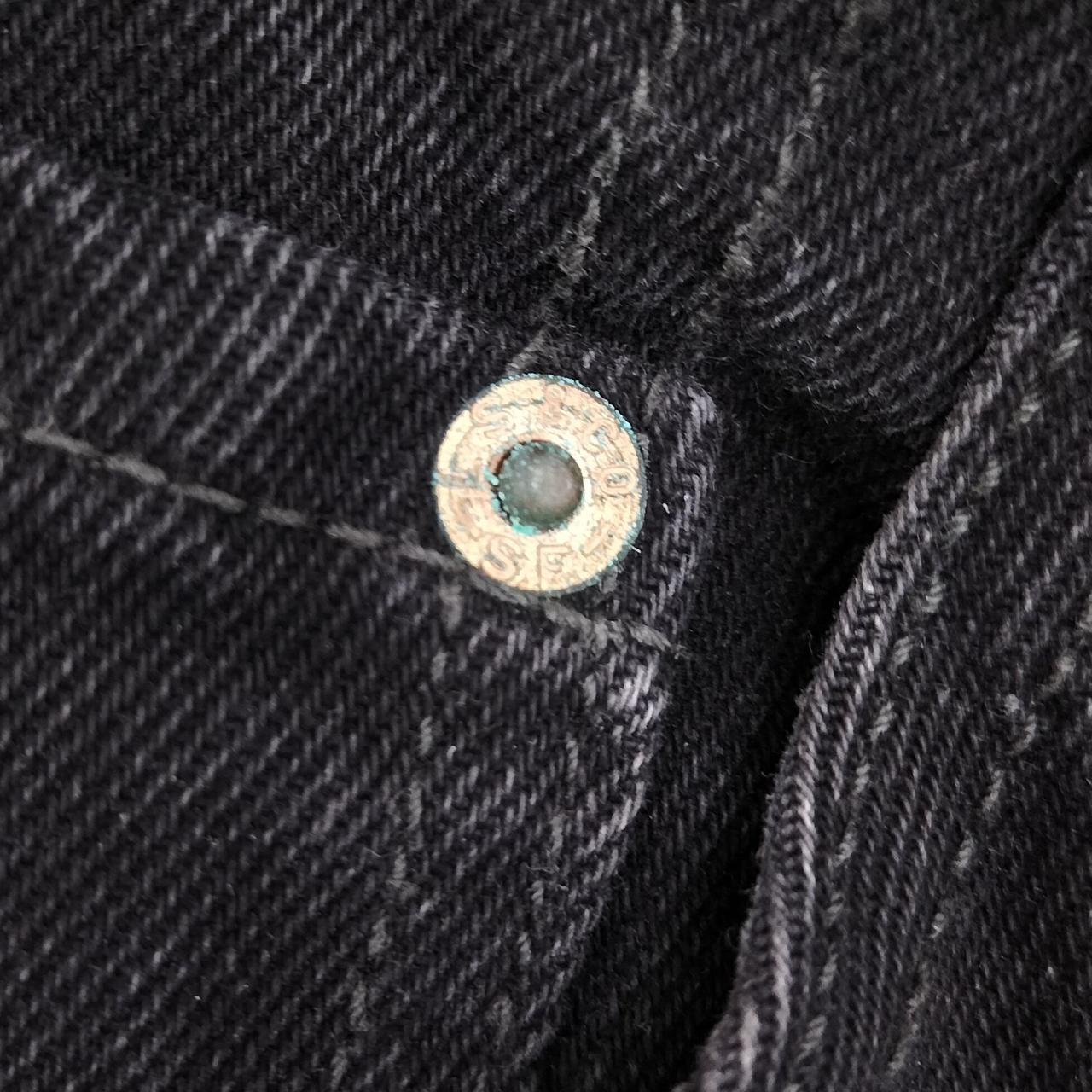 右ポケットの金具に腐食あり。