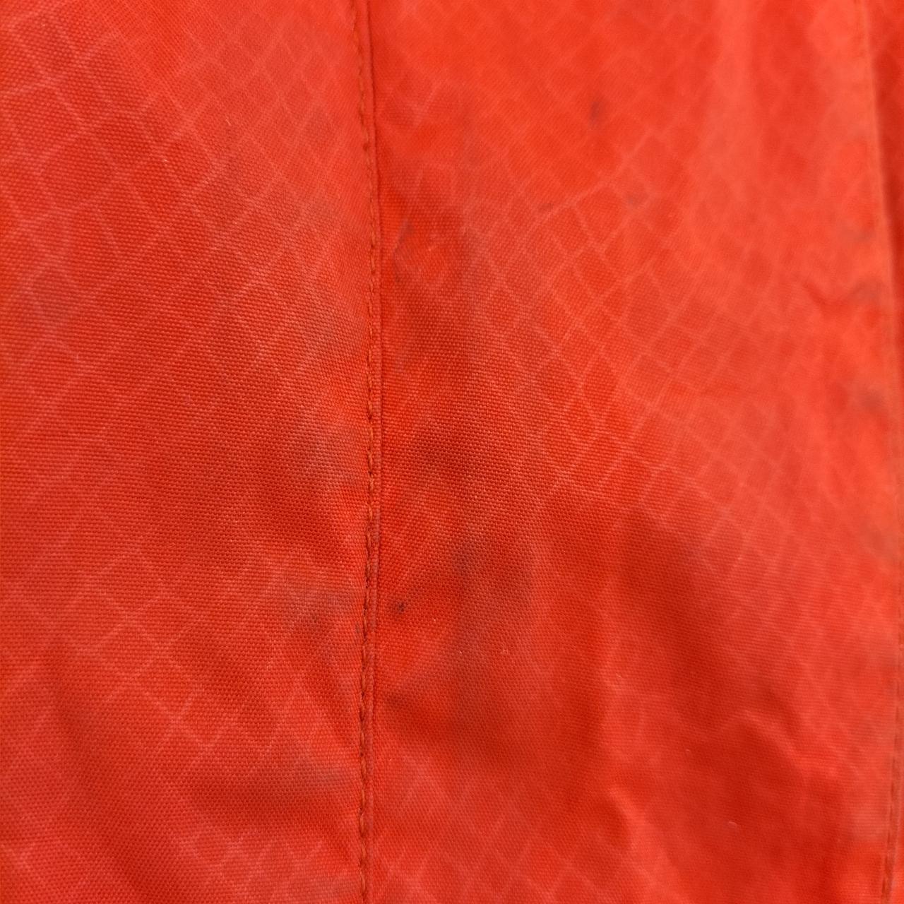 このような汚れが全体的にあります。