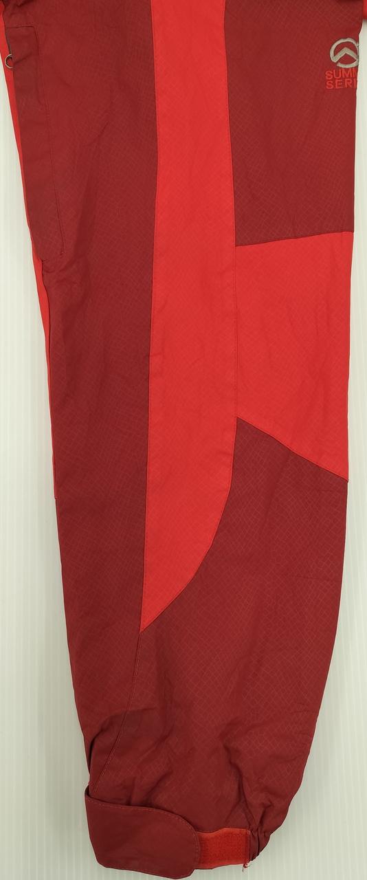 左腕にも汚れあります。