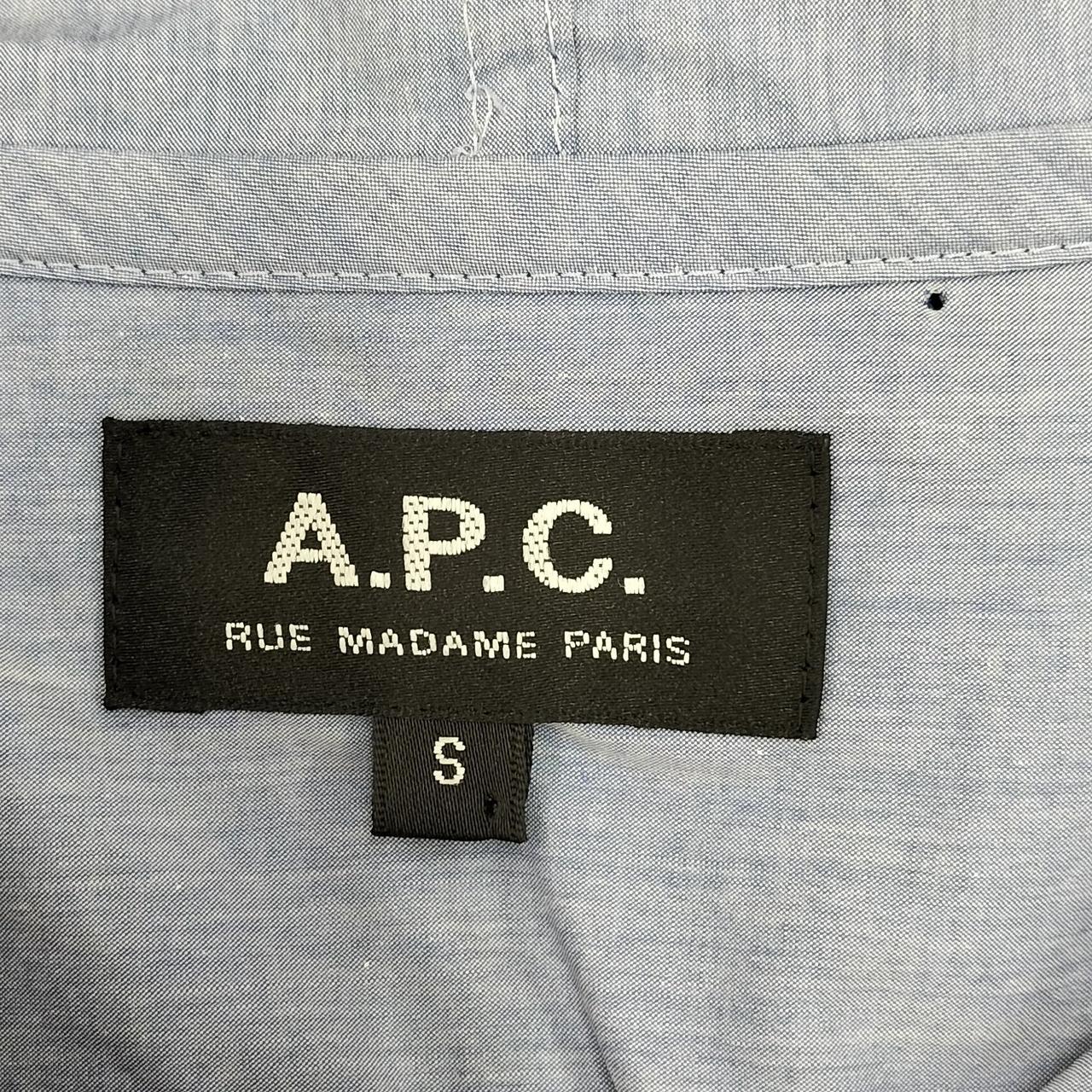 防犯タグつけているため穴あります。