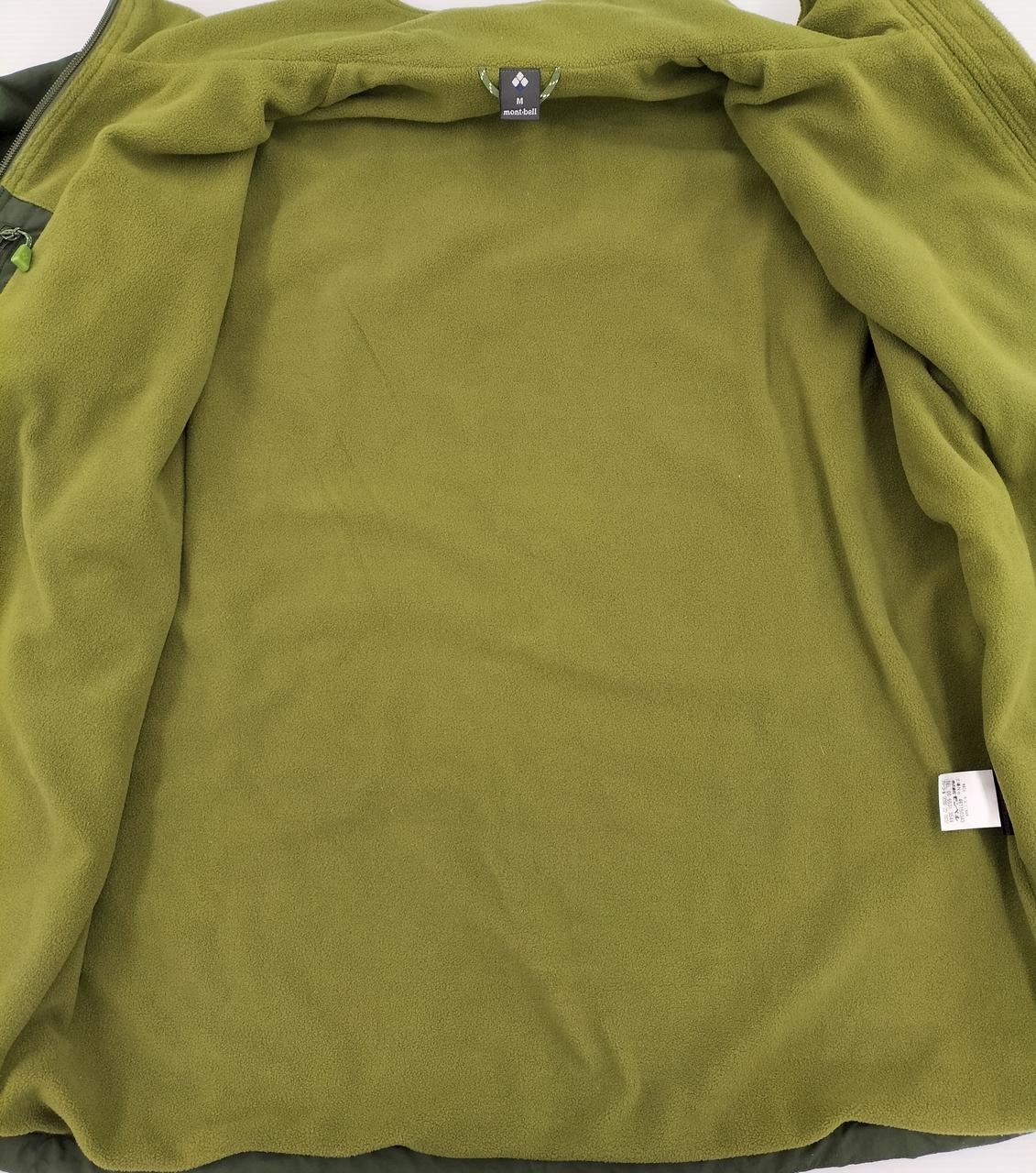 内側はフリース素材になってます。