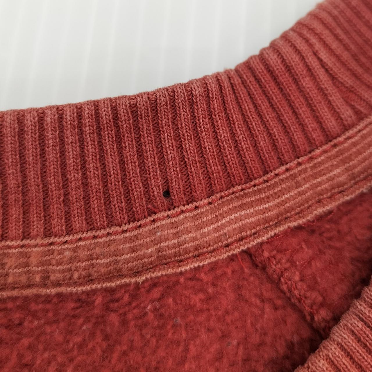 防犯タグつけているため穴開いてます。