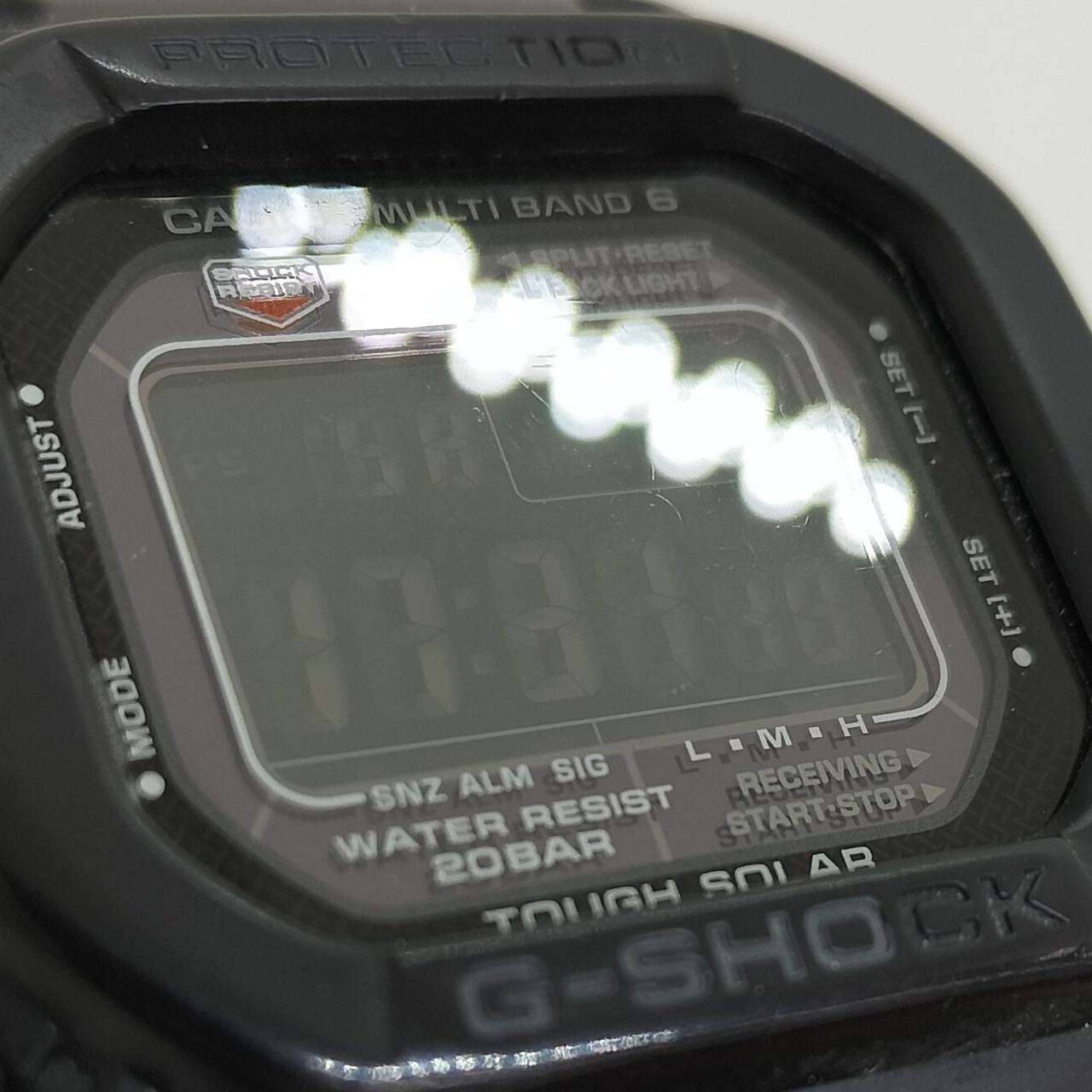 ガラスに傷あります。