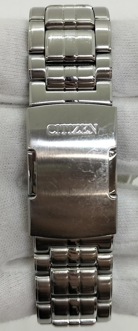 ベルト部分に傷あります。