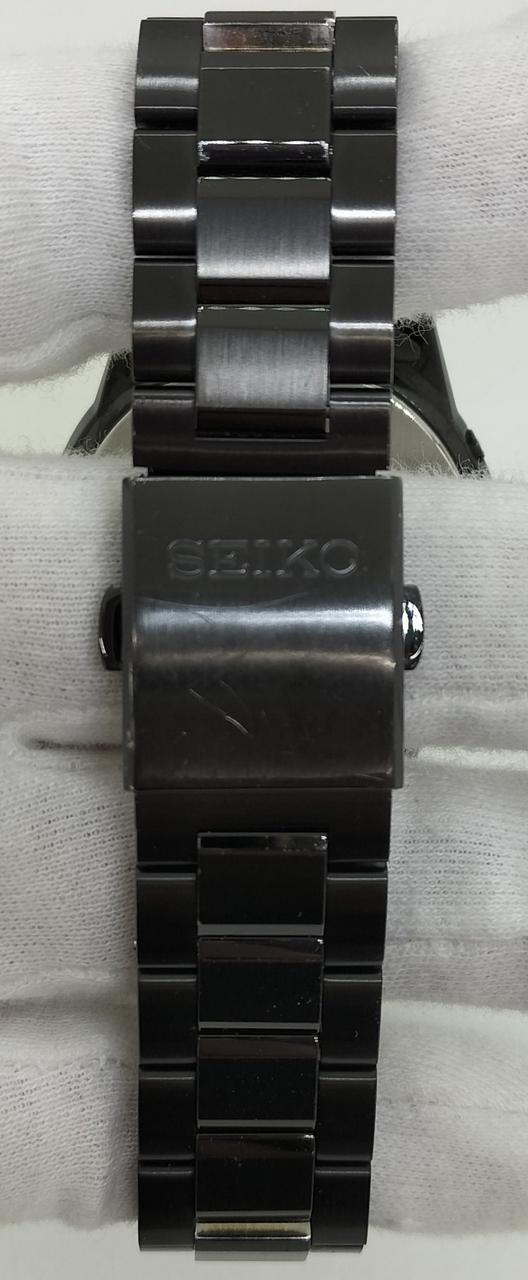 ベルト部分に小キズあります。