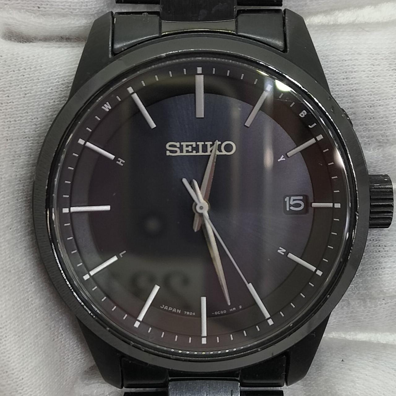 ガラス周りに傷あります。