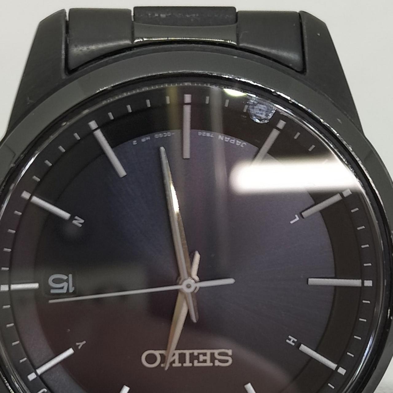 ガラスに1箇所汚れみたいな物があります。