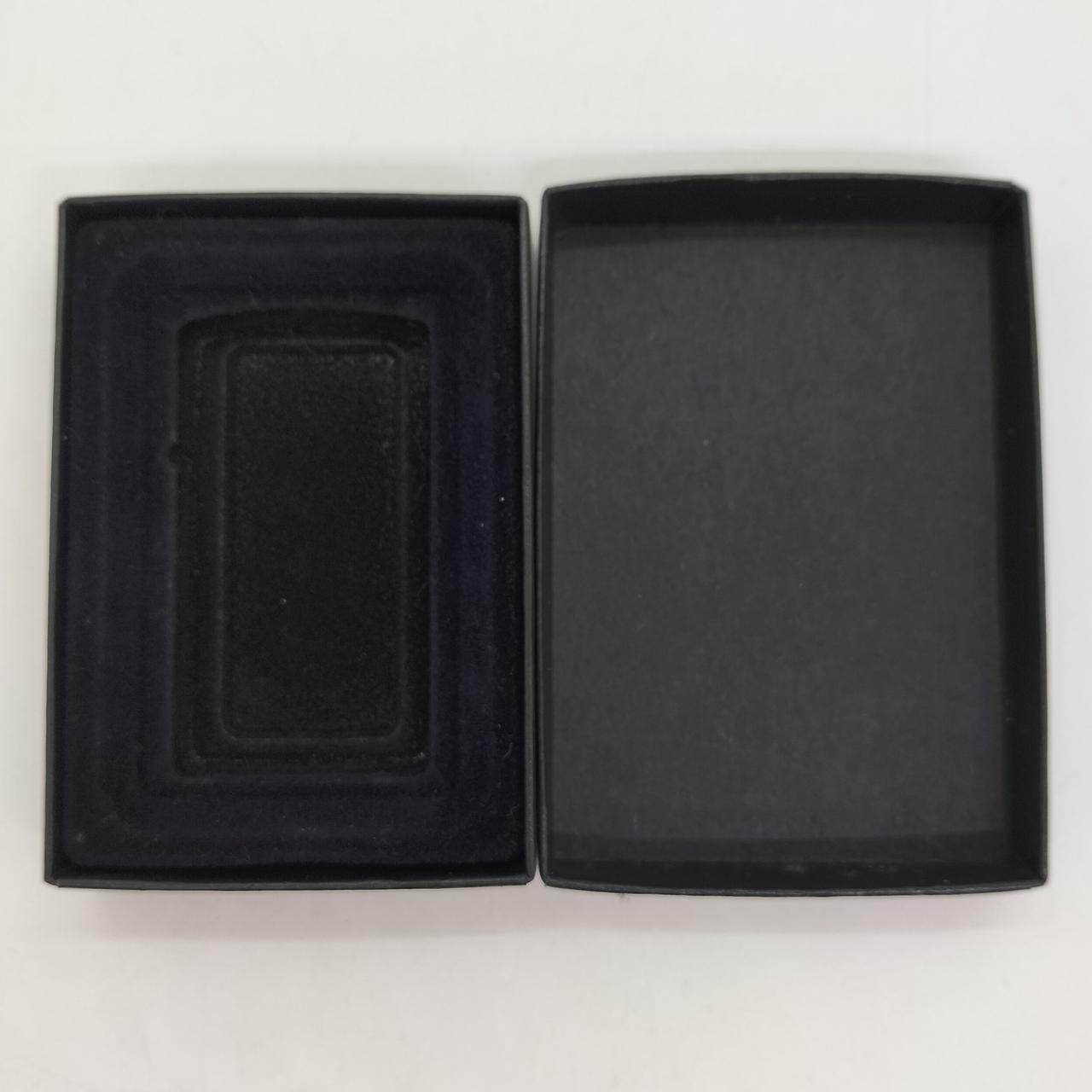 購入時に付いていた箱とは別の箱です。