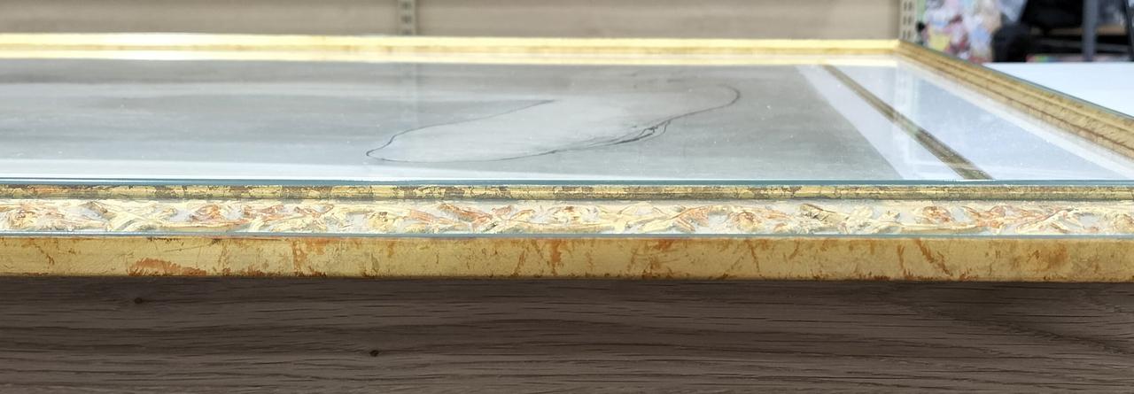 フレームの厚み約2cmです。