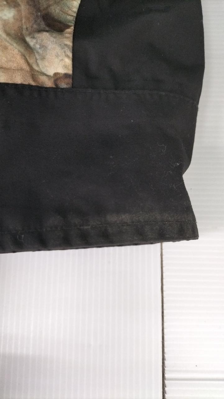 左袖口汚れあり