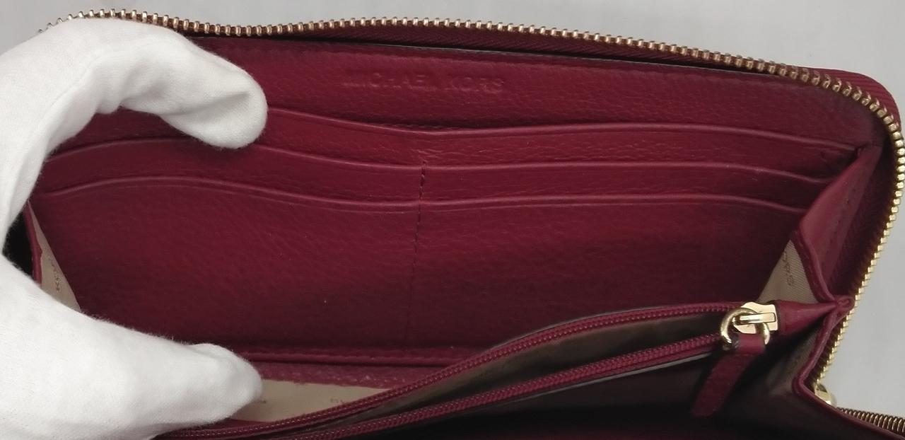 見にくいですが白いポツポツと汚れあります