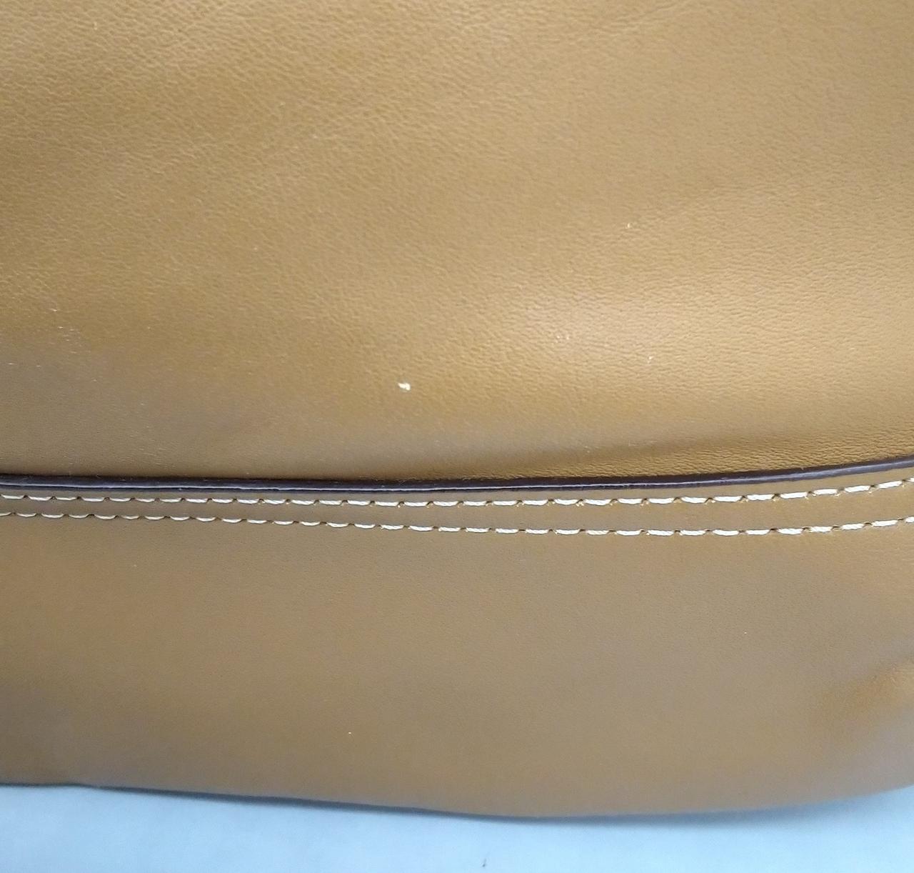 キズがございます。