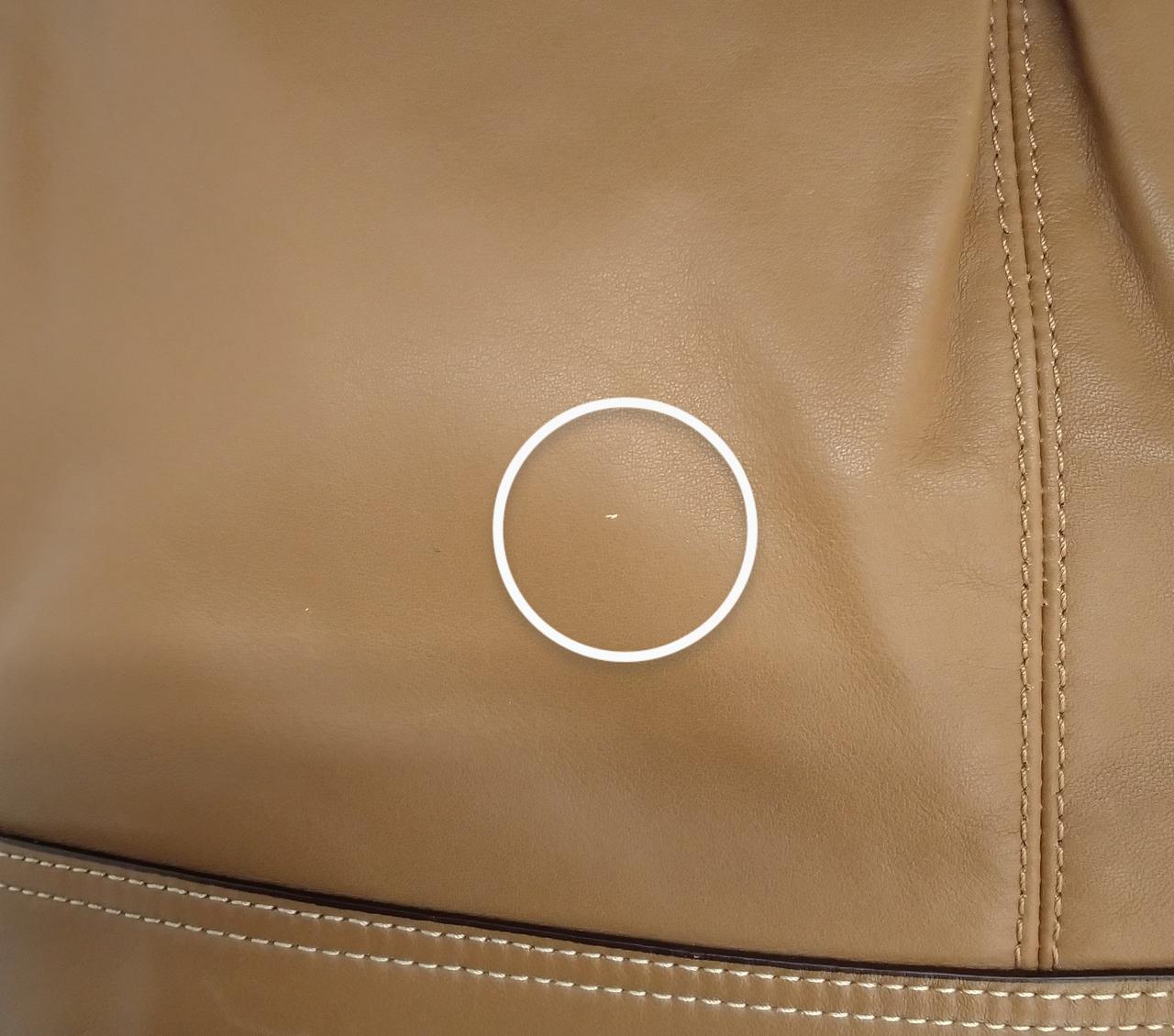 キズがございます。