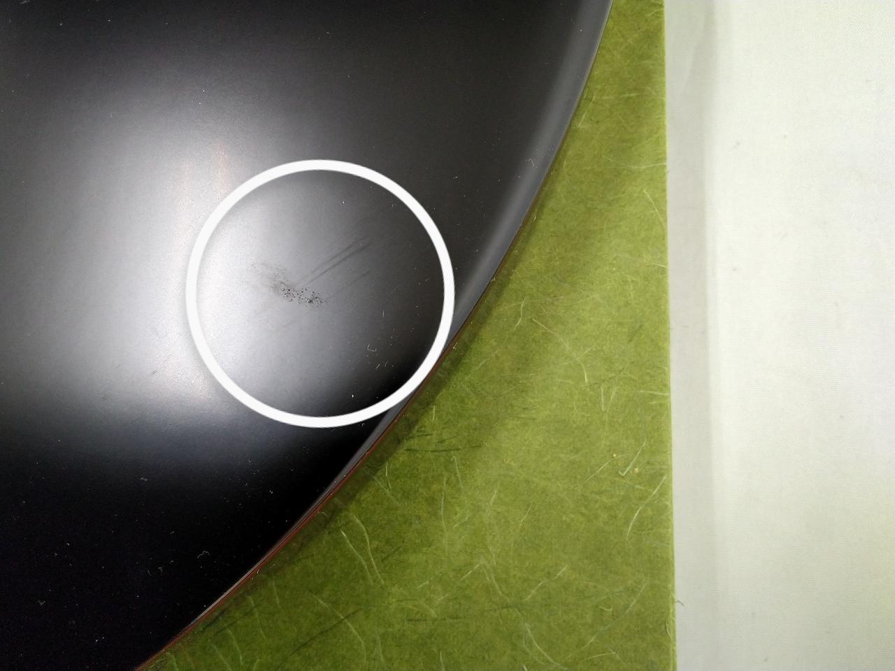 キズ、汚れがございます。