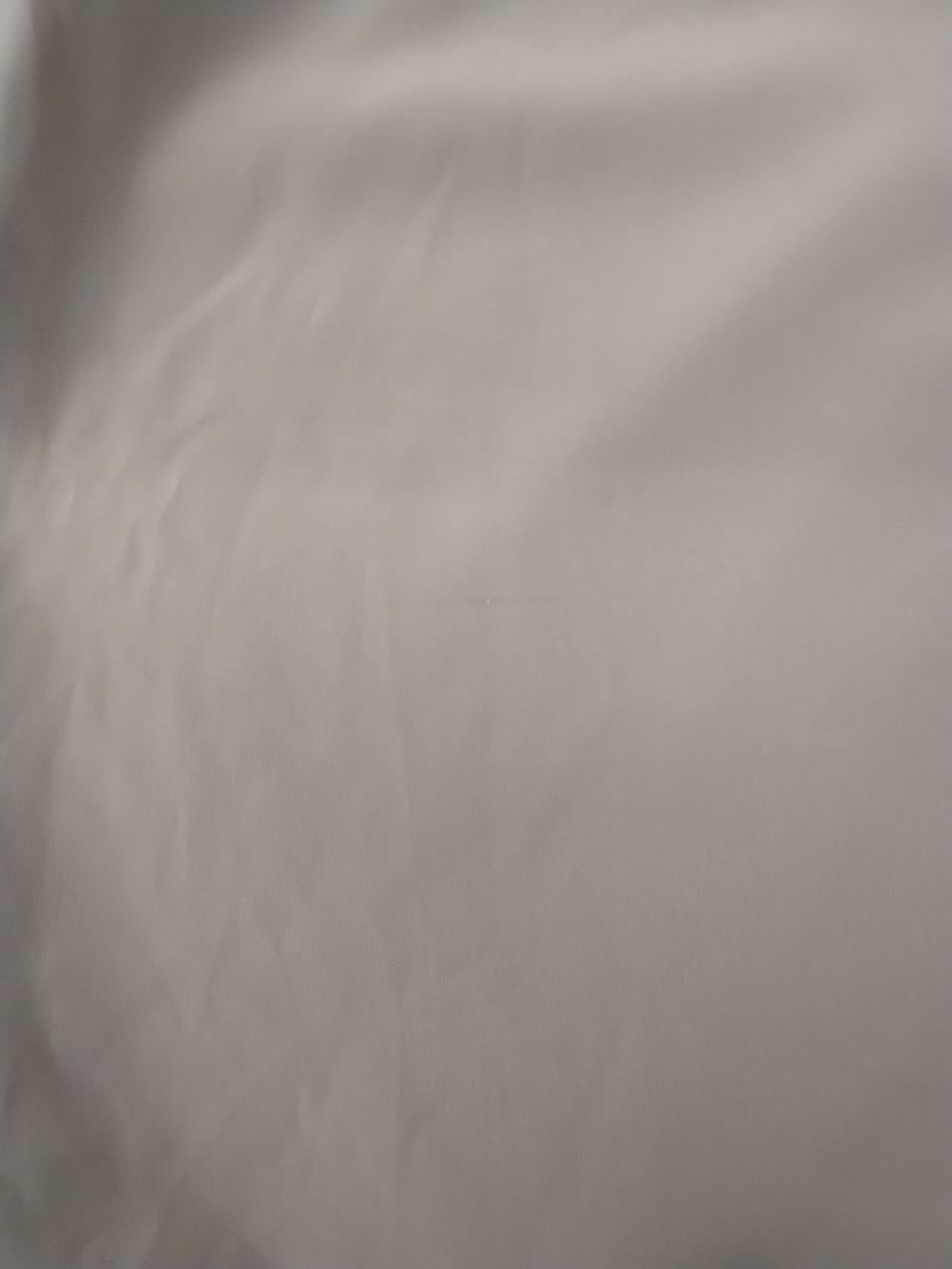 ウエスト、シミ写真拡大(写真中央部)