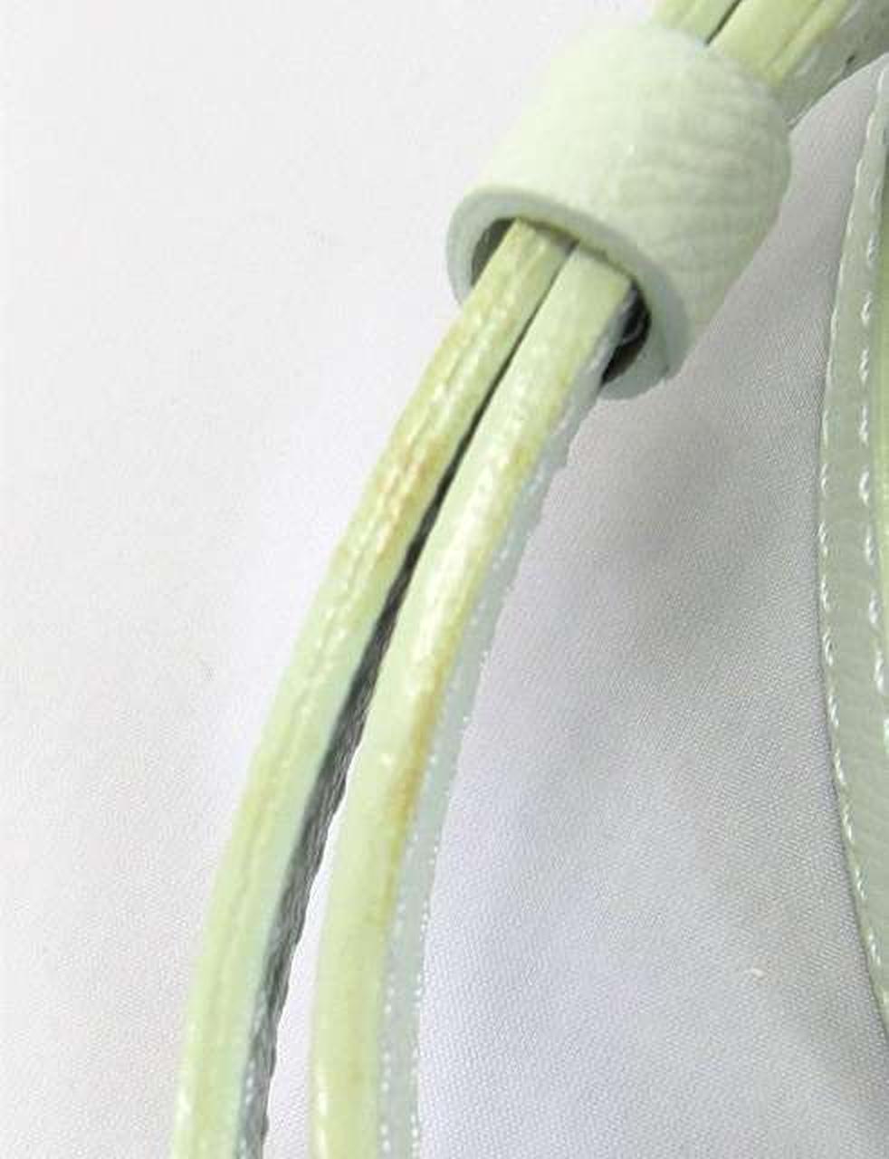 ショルダーに汚れ有