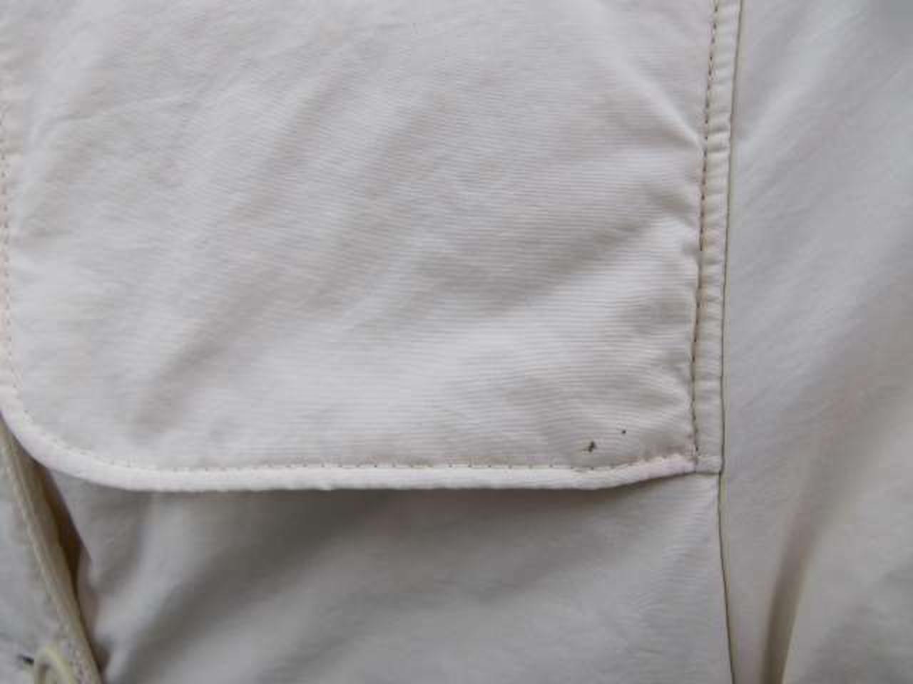 左肩下辺りに汚れ有